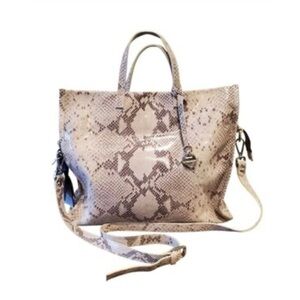 Elegant Snake Print Shoulder Bag